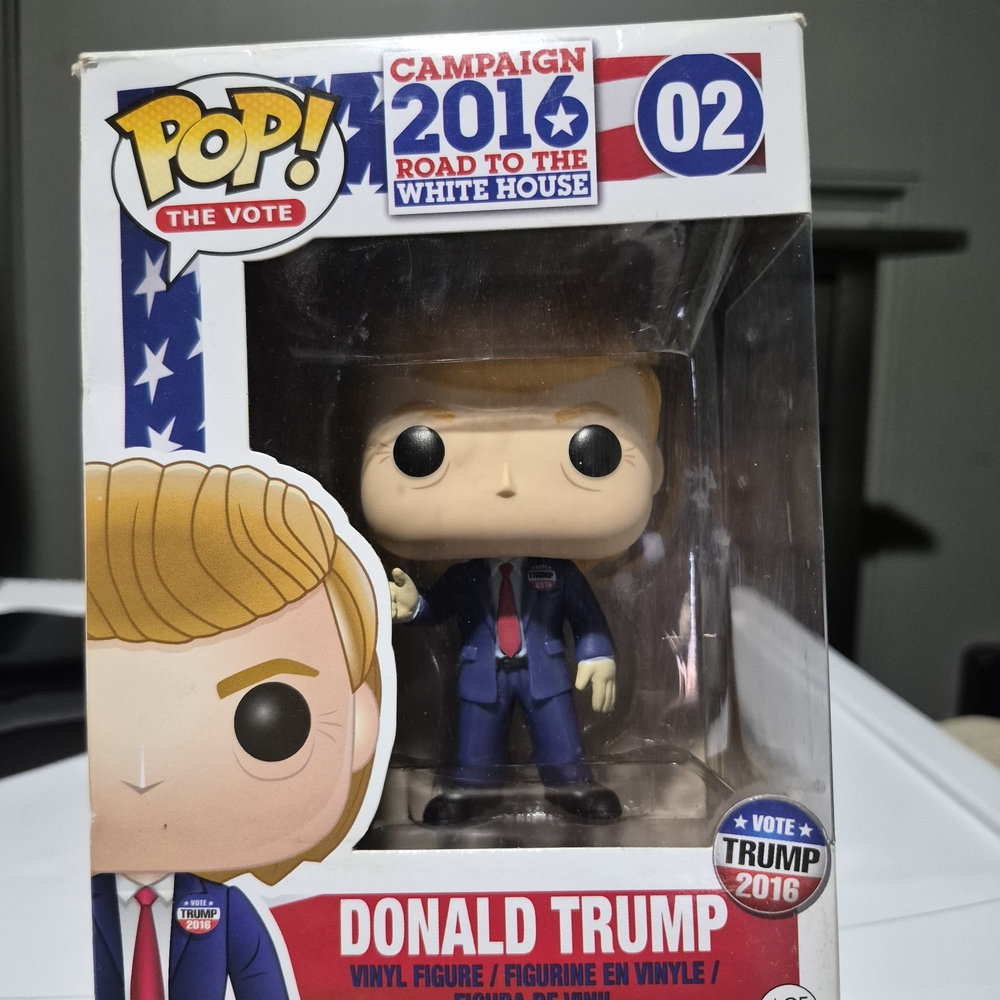 Funko Pop! Donald Trump #02 - Blue Suit Red Tie